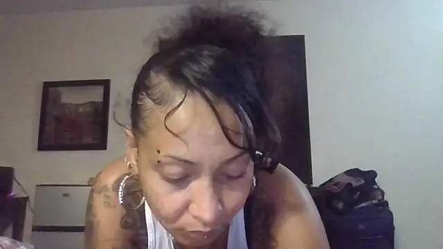 Snapshot of Flossee chatting on October 11, 4:28 am Flossee online show from October 11, 4:28 am