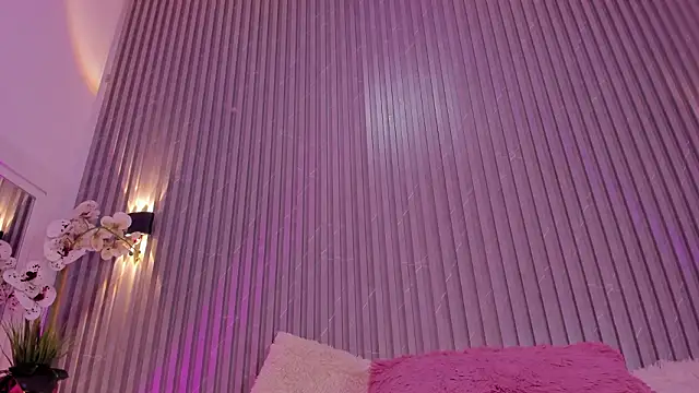 SOPHICOLLINS online show from March 11, 11:36 am