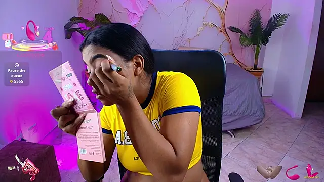 sharlottxl online show from November 13, 12:53 am