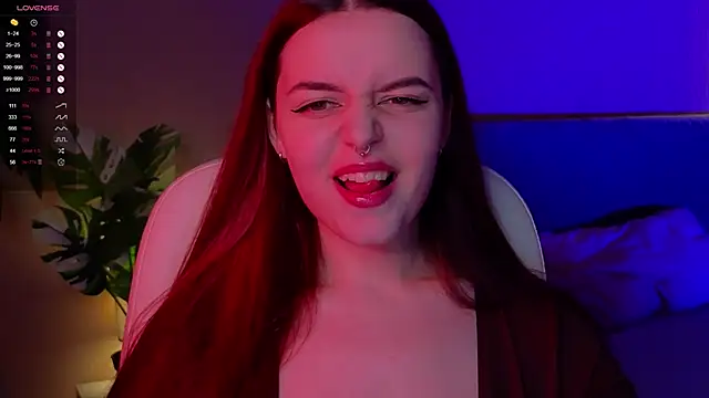Snapshot of BellaDevile_ chatting on October 3, 7:46 am BellaDevile online show from October 3, 7:46 am