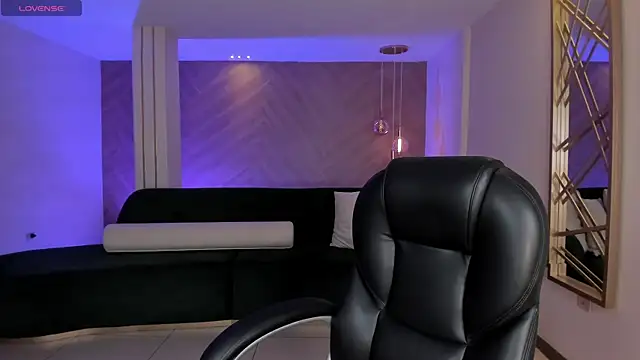 AmbarJames  online show from December 2, 11:56 am