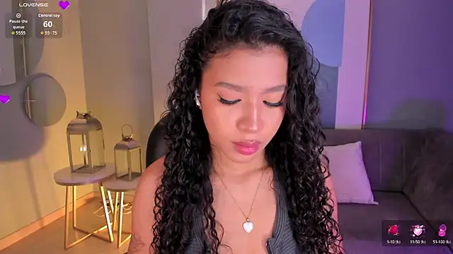 Snapshot of SophieHouston_ chatting on September 26, 3:04 am SophieHouston online show from September 26, 3:04 am