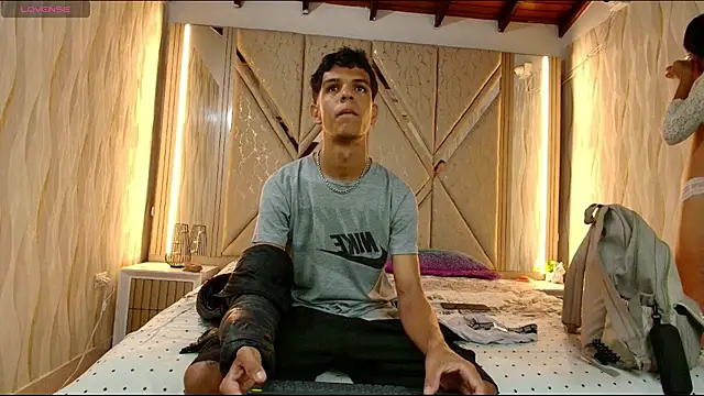 Hotcouple 222 online show from December 20, 7:23 am