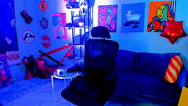 MaryHarrys online show from April 30, 2:28 am