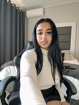 Snapshot of LilMisIndianx chatting on October 4, 8:53 am LilMisIndianx online show from October 4, 8:53 am