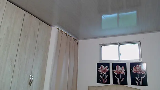 pinky f00x online show from November 25, 7:58 pm