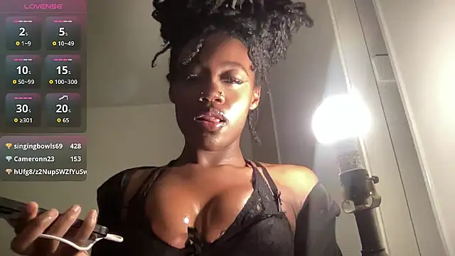 maskedgirl5005 online show from October 18, 5:32 am