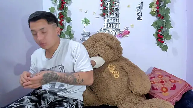 NataliaAndJulliam online show from November 10, 6:41 am