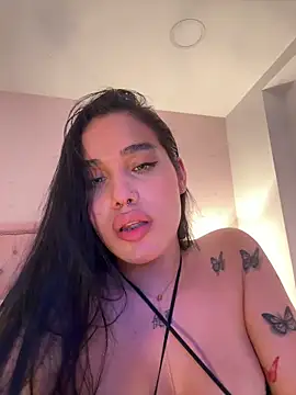 Bella  Wood online show from October 26, 8:37 pm