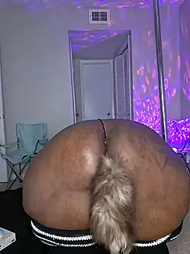 Thickkemzz41 online show from September 10, 11:49 pm