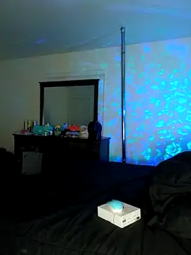 Thickkemzz41 online show from March 3, 1:33 am