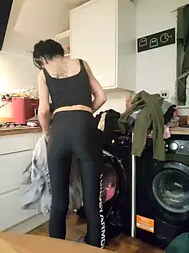 Tannedtattooed69 online show from December 15, 7:35 am