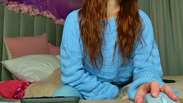 AnitaVensley online show from November 27, 7:33 am