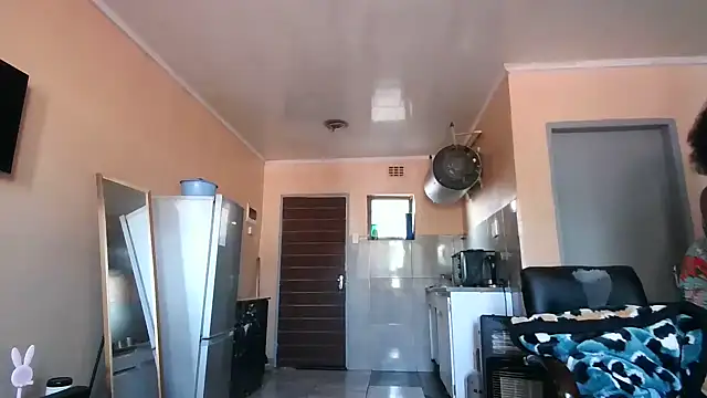 BusybooobsXXX3 online show from October 27, 7:37 am