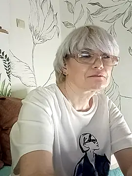 Catty Lady online show from February 11, 10:11 pm