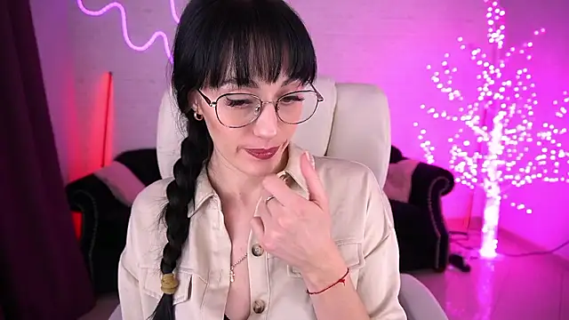 EviLune online show from January 18, 9:33 pm