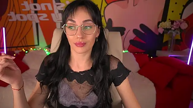 EviLune online show from November 5, 8:25 pm