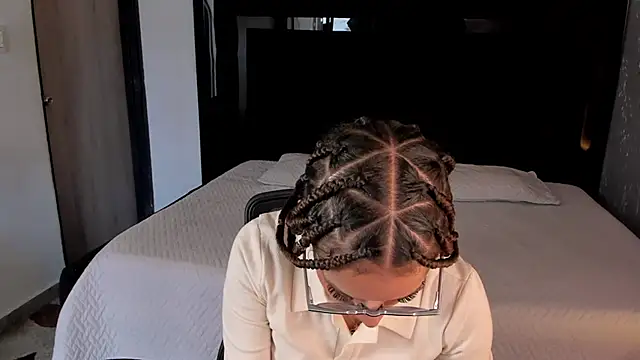 ZoeWestt online show from October 3, 1:49 pm