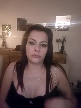 Foxy-Milfy online show from November 8, 5:56 am