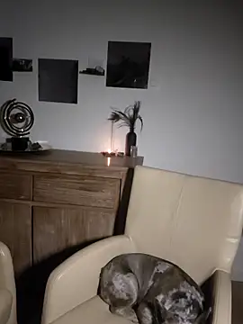 Foxy-Milfy online show from October 21, 11:42 pm