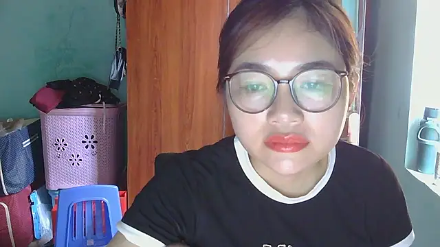 Uhem112 online show from October 5, 12:48 am