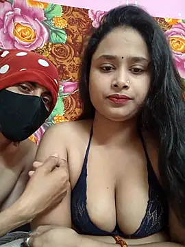Seducing couple online show from March 17, 5:00 am