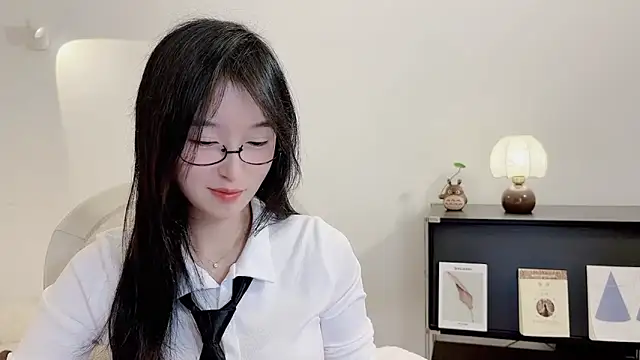 Onechestnut online show from November 19, 3:34 pm