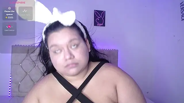 Snapshot of kattypeach1 chatting on October 2, 11:43 pm kattypeach1 online show from October 2, 11:43 pm