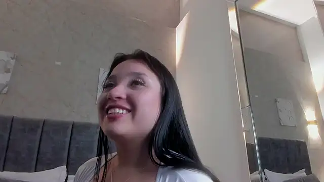 Lunaa bellaa online show from April 6, 6:53 pm