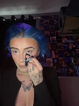 Snapshot of Bluetingx chatting on September 17, 1:42 pm Bluetingx online show from September 17, 1:42 pm