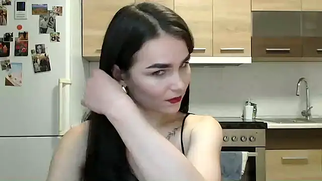 Silviaa a online show from October 27, 9:20 pm