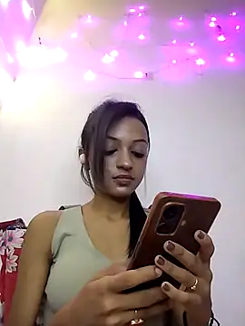 Your-Kitkat online show from November 8, 7:41 pm