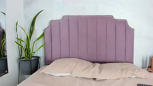 bianca angel  online show from September 24, 8:30 pm