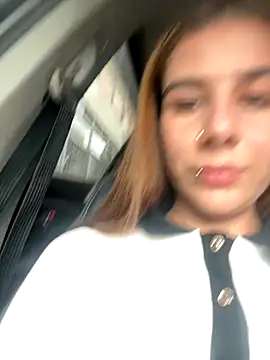 AllieYourGirl online show from October 31, 5:06 pm