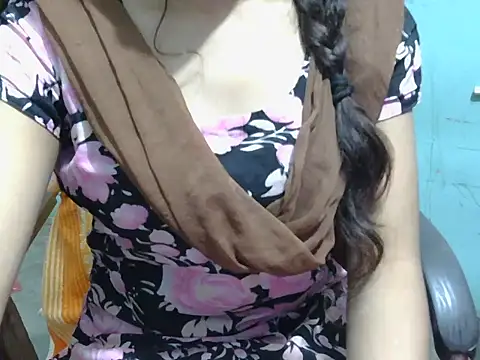 Snapshot of lovely_soniya chatting on October 18, 9:12 am lovely soniya online show from October 18, 9:12 am