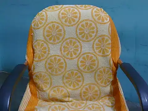 Snapshot of lovely_soniya chatting on September 12, 9:18 am lovely soniya online show from September 12, 9:18 am