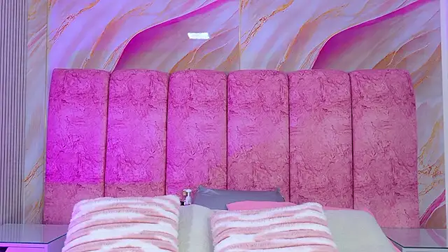 emmacurvy online show from March 14, 3:40 am