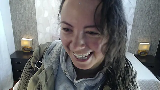 Snapshot of elamurray chatting on October 20, 11:02 am elamurray online show from October 20, 11:02 am