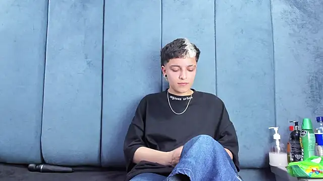 Megan Thompson  online show from April 18, 2:47 am