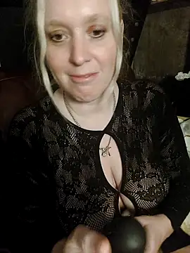 Bouncy-Bella28X online show from September 17, 9:57 pm