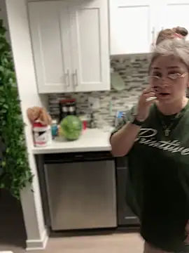 Alix Valentine online show from March 1, 3:17 am