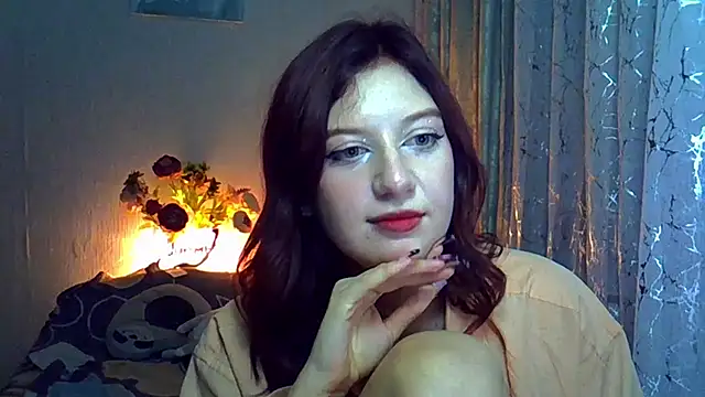 Lily Ember online show from October 6, 7:40 pm