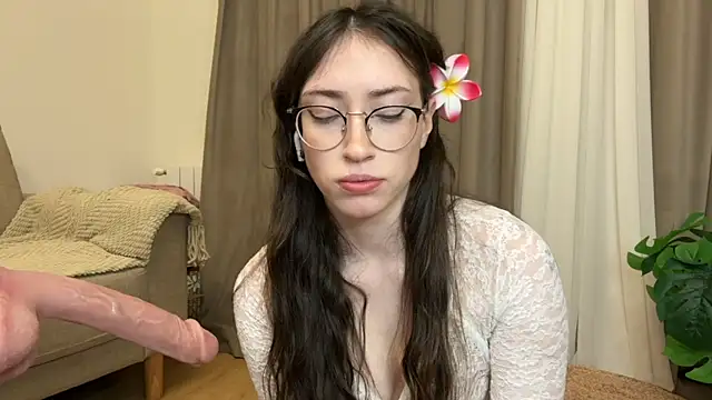 Kelly Berry   online show from December 14, 8:03 pm