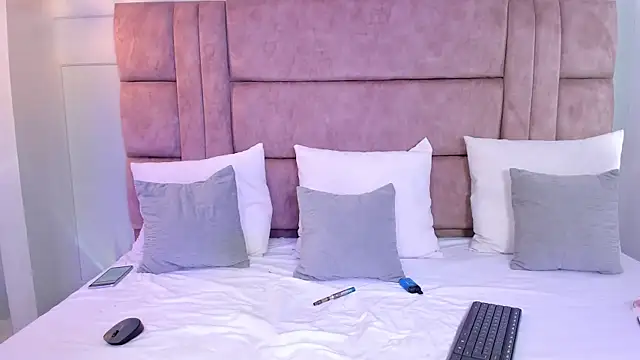 Snapshot of cloe_bunnny chatting on September 24, 6:07 pm cloe bunnny online show from September 24, 6:07 pm