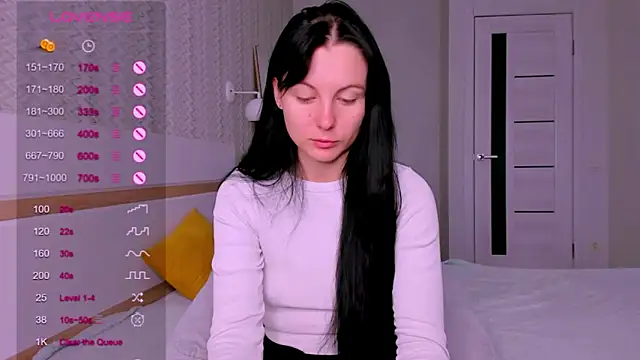 Elle Pearl  online show from October 17, 6:27 am