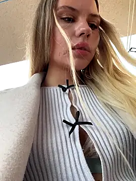 SexyMommyKate online show from October 11, 12:41 pm