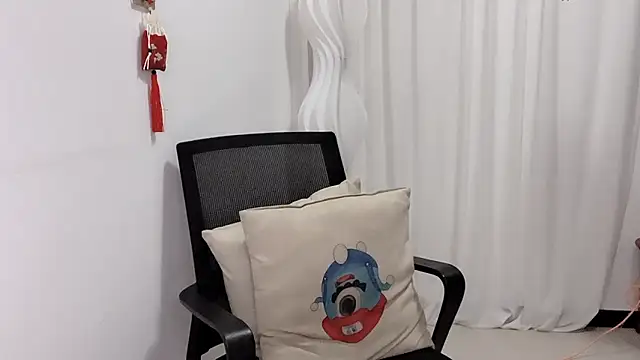Snapshot of JackieBell chatting on October 15, 12:35 am JackieBell online show from October 15, 12:35 am