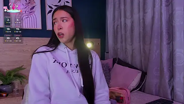 SarahMiler  online show from February 10, 11:46 am