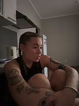 StephanieMur online show from December 1, 9:24 am