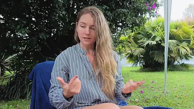 Angiehuston1 online show from March 17, 1:59 pm